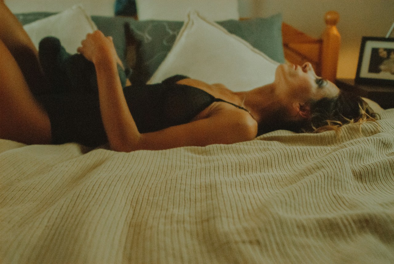 17 Weird Thoughts Girls Have Before Hooking Up With Someone New